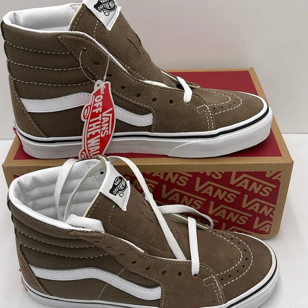 Vans Men’s Sk8-Hi Color Theory Walnut
VN0007NP1NU
Sneakers - Picture 3 of 16